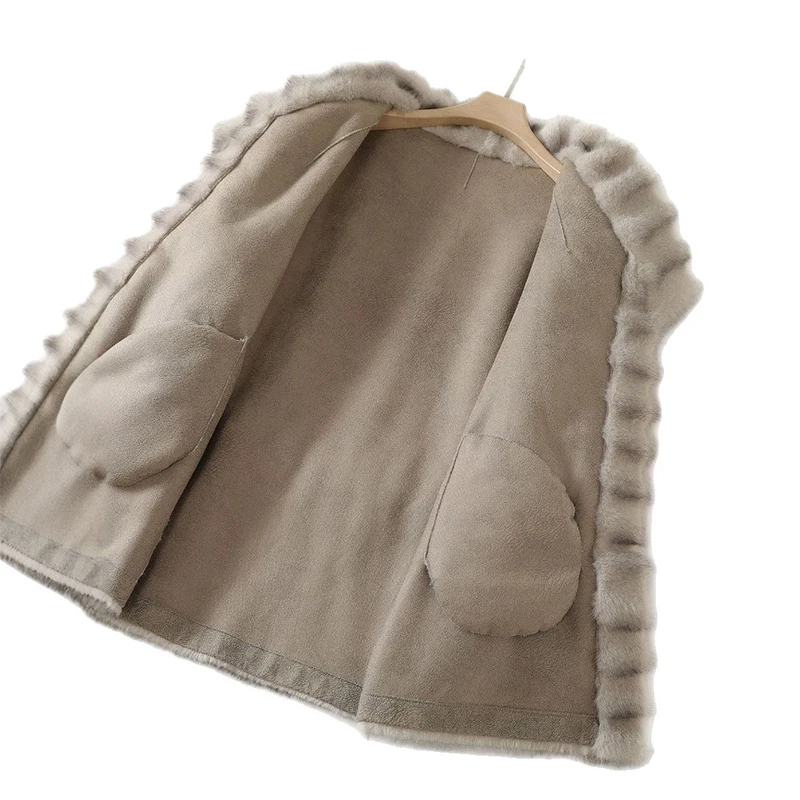 عالية الجودة فروي مصمم الأزياء اقتصاص فو الفراء معاطف وسترات المرأة رقيق معطف فوقي مع الشتاء الفراء سترة معطف الفرو