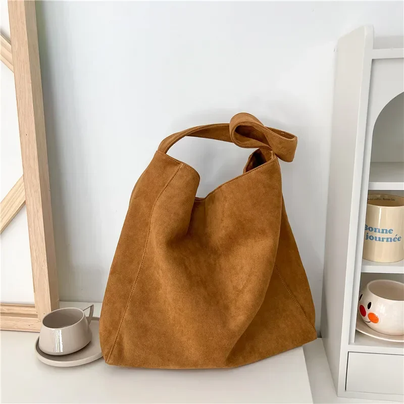 

Повседневные сумки 2024, хит продаж для женщин, шерстяная ткань на молнии, однотонная сумка на плечо с внутренним отделением, женские сумки с магнитной пряжкой