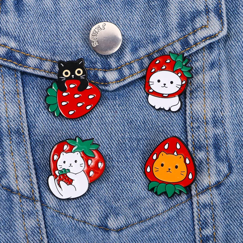 4pcs Cute Cartoon Strawberry Cat Enamel Brooch Creative Funny Fruit Animal Lapel Pin Badge Backpack Clothing Hat Accessories