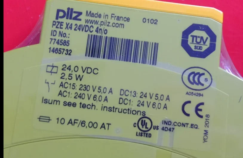 New security pi module PZE X4 24VDC 4n/o 774585