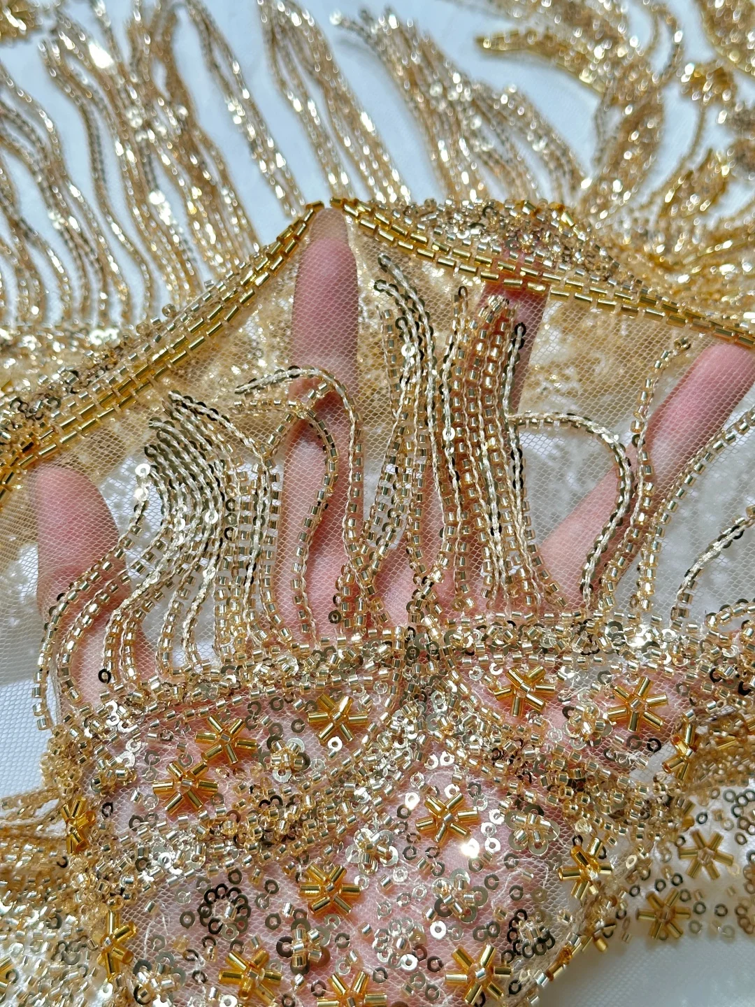 

Популярная роскошная мягкая сетчатая ткань с кисточками и блестящими камнями 2026 года – идеально подходит для свадебных и праздничных платьев U_Ge8296