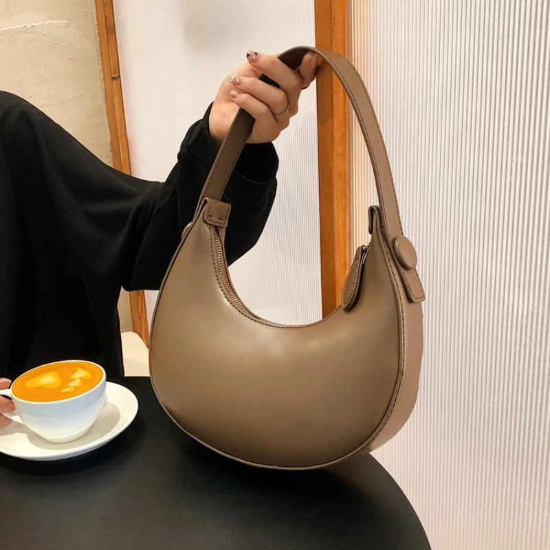 

Hot Selling Classic Zipper Half Month Fashionable PU Women's Shoulder Bag 2024 New Versatile Commuting Women's Handbag