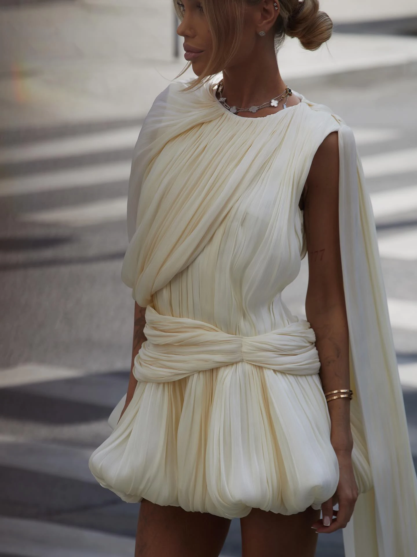 BJTZ 2026 nouveau printemps été français doux Chic sans manches Mini robe à volants taille cravate col rond court automne fête décontracté