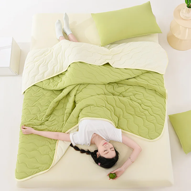 

Super Soft Cooling Quilted Air Condition Quilt Two-Color Single and Double Summer Quilts Cozy Ice Thin Comforter for Naked Sleep