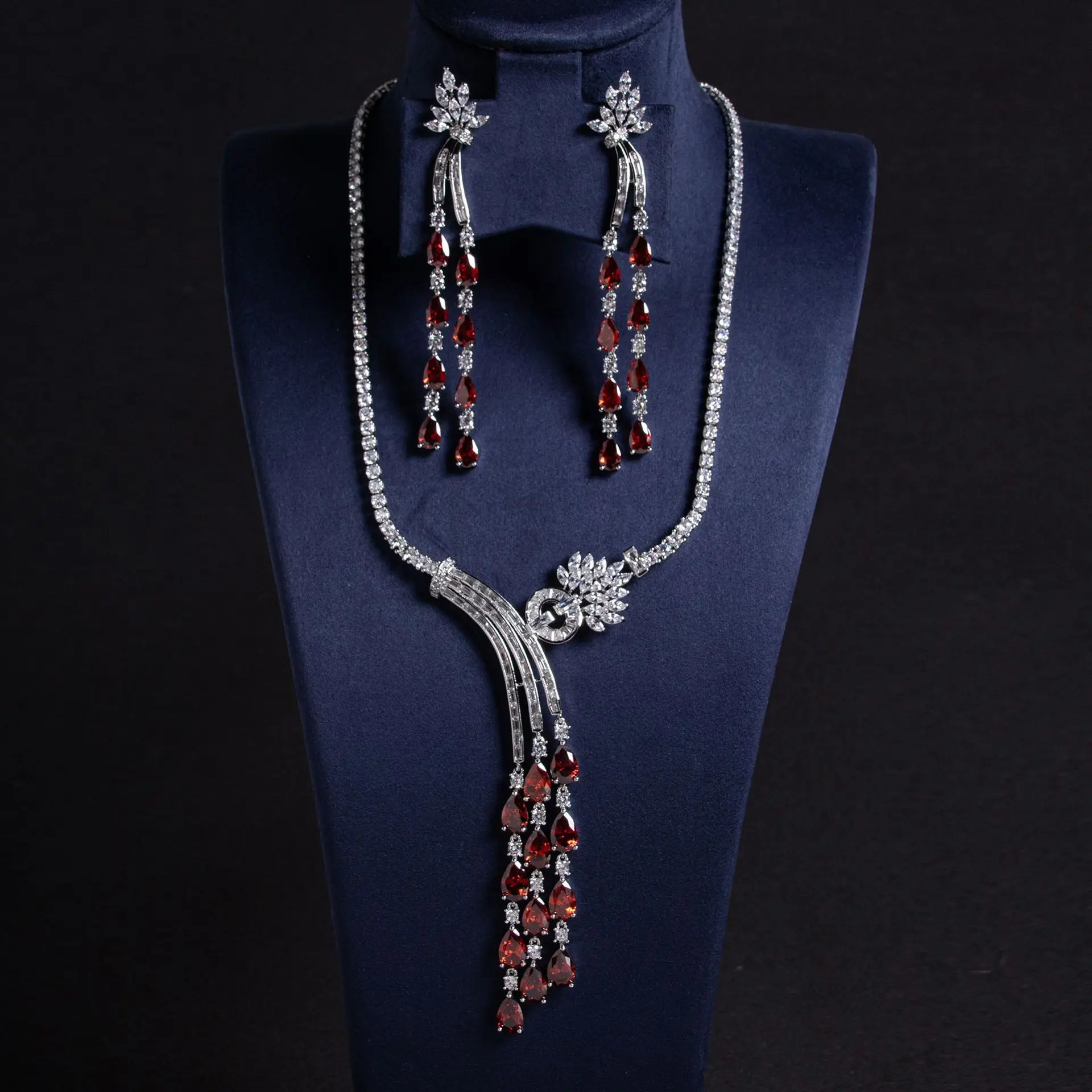 

Cross-border simple water drop zircon necklace women's versatile light luxury niche long necklace earrings set collarbone chain