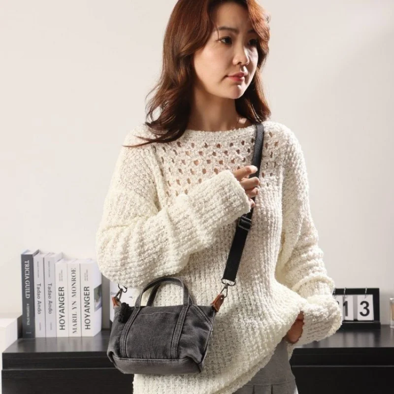 

Сумка-мессенджер известного дизайнерского стиля для женщин с опцией через плечо и качественной кожаной конструкцией