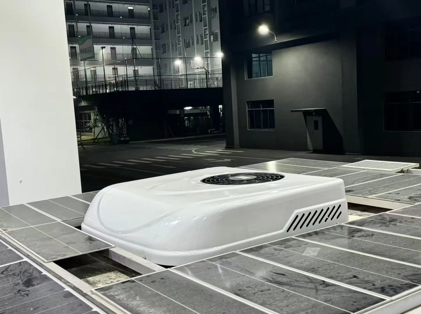 ระบบปรับอากาศอเนกประสงค์ 12v 24v สำหรับรถบ้าน รถบรรทุก RV คอมเพรสเซอร์แบบโรเตอร์คู่ อินเวอร์เตอร์ ติดตั้งบนหลังคา