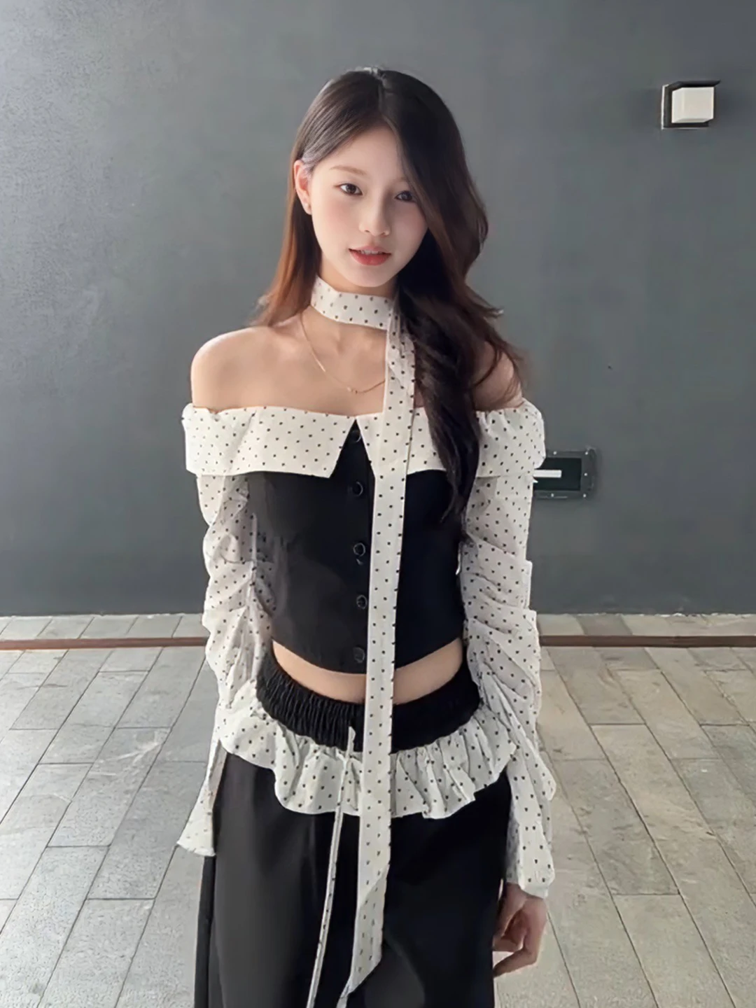 

Early Autumn Women's College Style Two-Piece Set Polka Dot Long Sleeve Tube Top Wide Leg Pants Fashion Sensation Spicy Girl