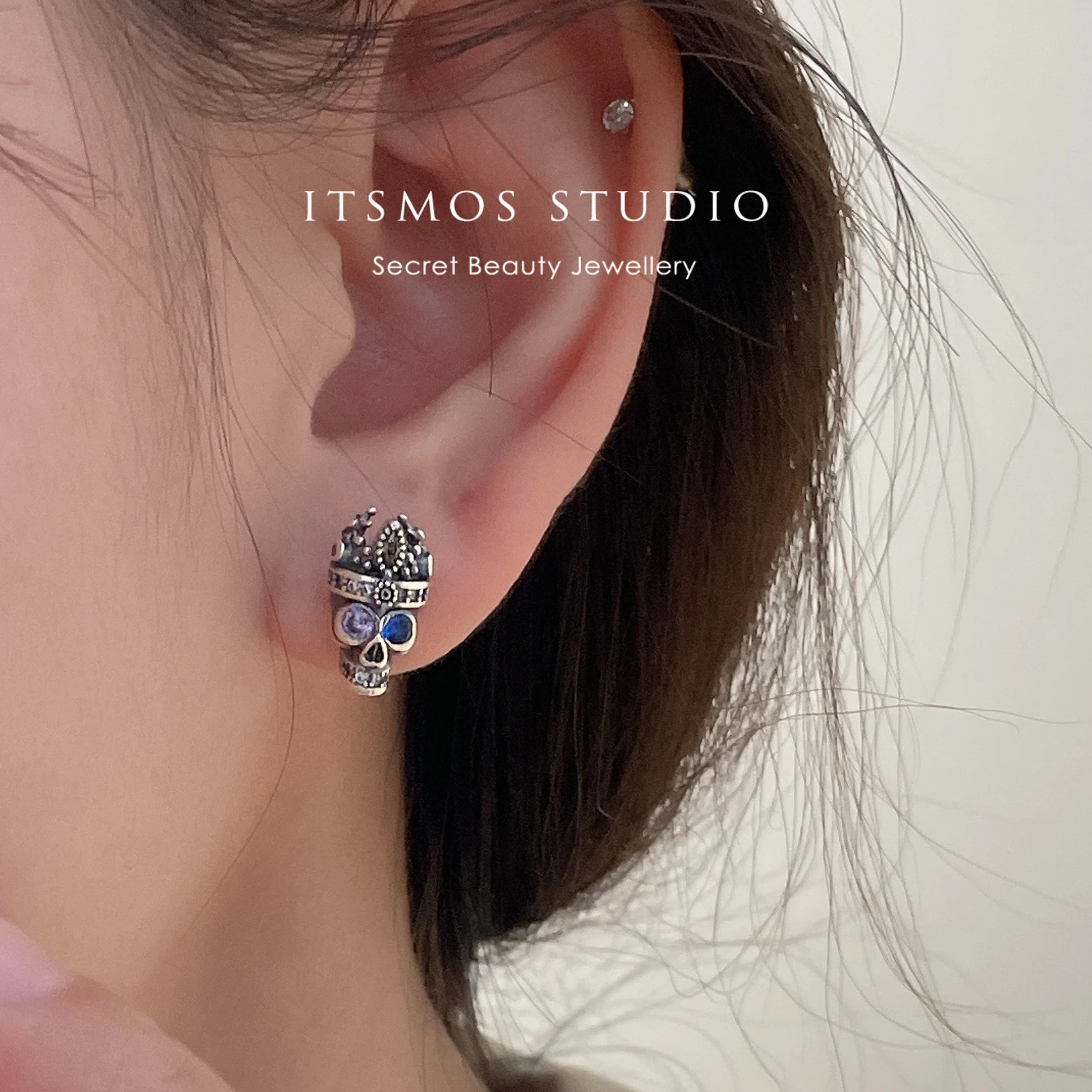 ITSMOS S925 Silver Pin Creative Retro King Crown Skull Zircon Earrings Wind Cool Trend Studs Earrings for Women Halloween Gift