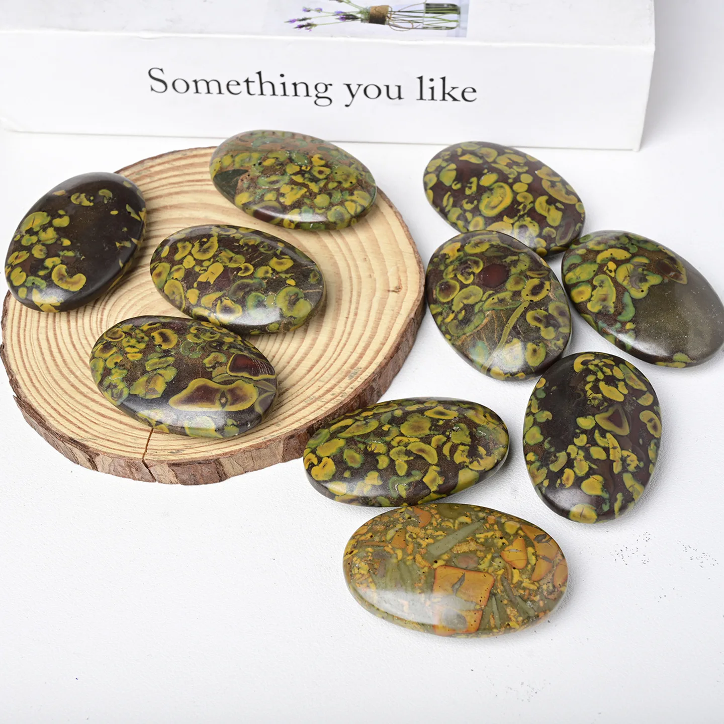 Cross-border Natural Crystal Azo to Play with Rough Stone Hot Compress Stone to Play with Crystal Semi-precious Stone Hand