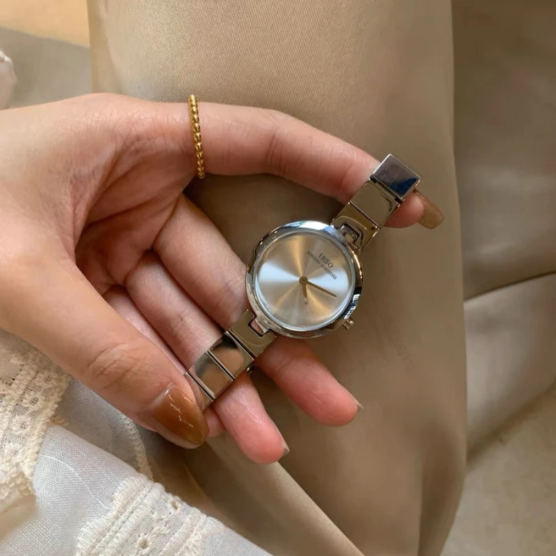 Vintage Women Bracelet Watch Small Gold Bangle Women Watches Stainless Steel Retro Ladies Quartz Wristwatch Clock Dress Watch