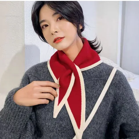 مثلث المرأة الخريف والشتاء جديد محبوك شال صغير دافئ عبر وشاح تنوعا الأزياء وشاح بلون