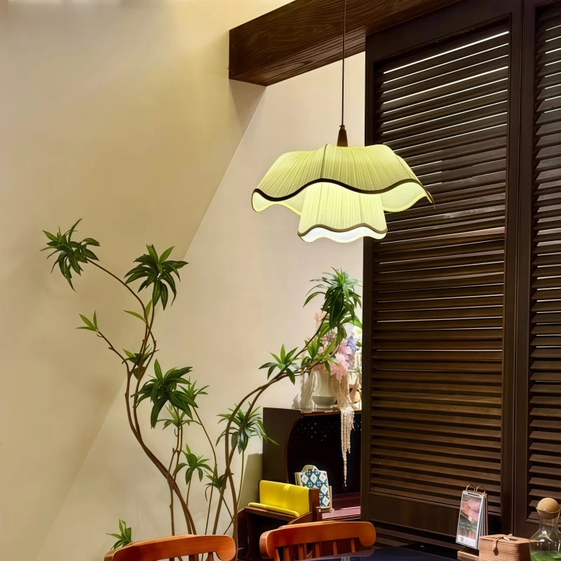 Vintage French Ruffled Fabric Pendant Lamp Nordic Double-Layer Pleated Silk Hanging Lamp For Home Apartment Bedroom Hotel Villa