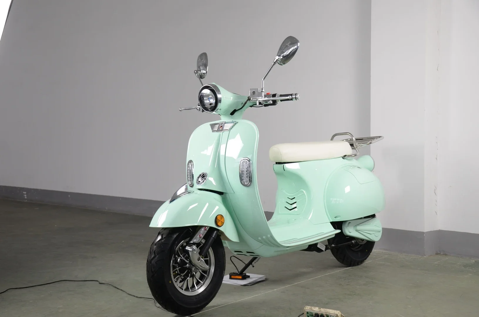 2000w 60V EEC China Classic VESPA vintage electric vespa scooter Retro Italy style e motorcycle