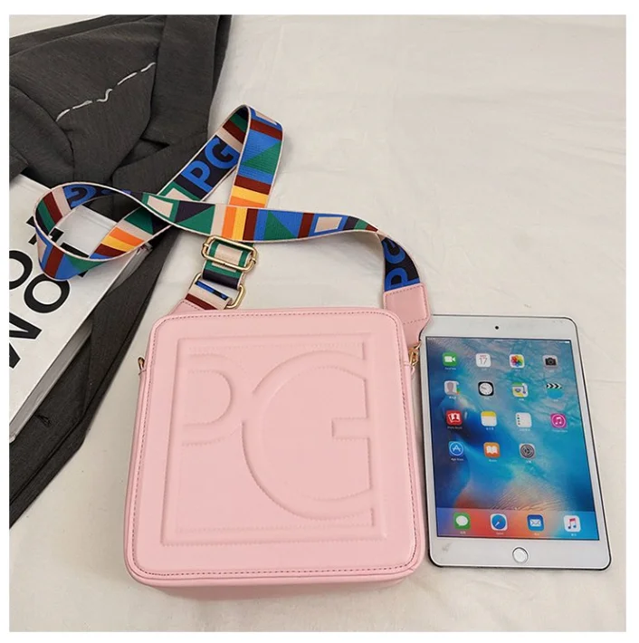 

Новинка 2025, женская сумка для фотоаппарата, вертикальная квадратная сумка через плечо, широкий регулируемый ремень, мини-кошелек на плечо, повседневная шикарная эстетичная сумка ​