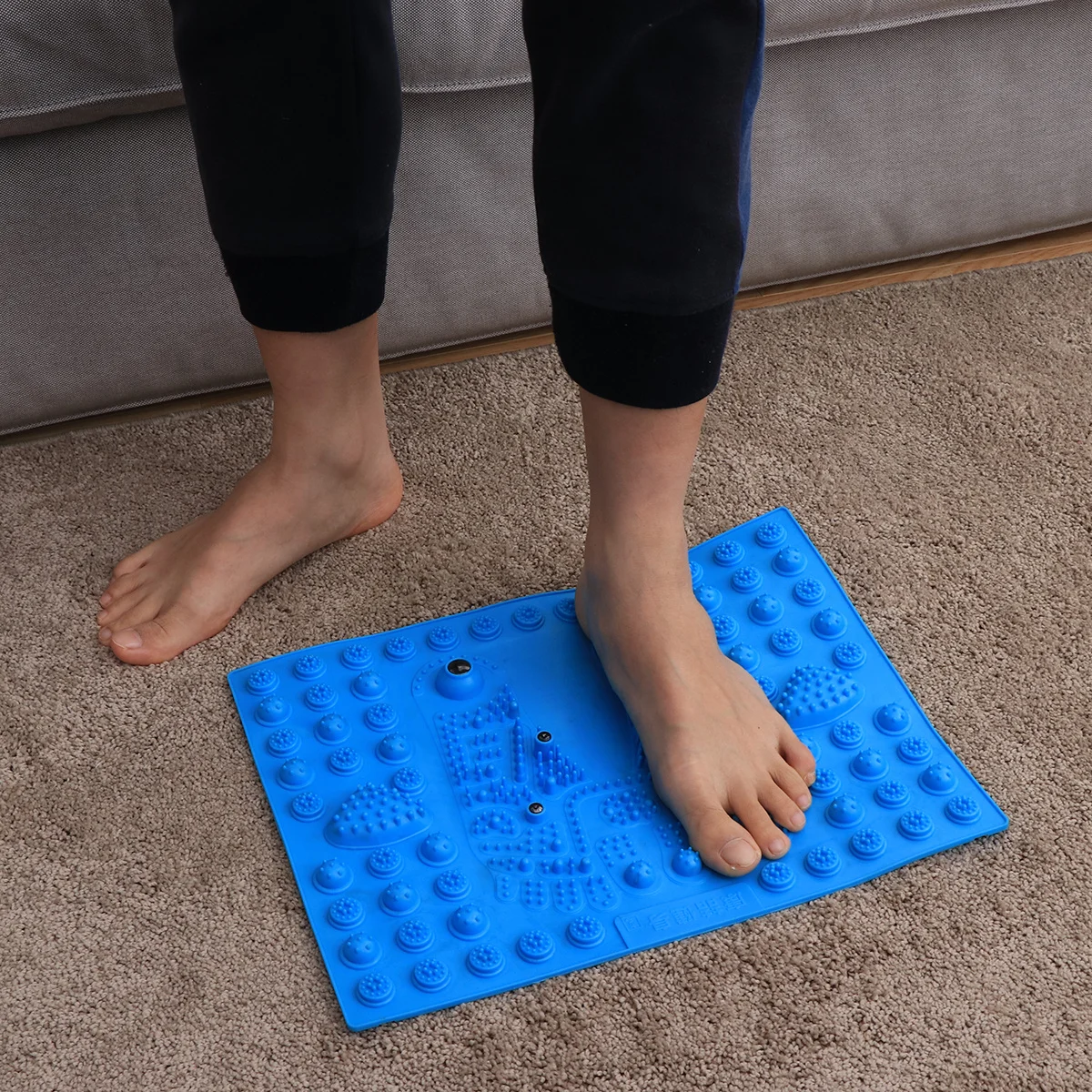 

Reflexology Foot Massager Blue Plastic Toe Pressure Mat Special Uneven Surface Stimulates Foot Arch Pain Relief Massage Pad