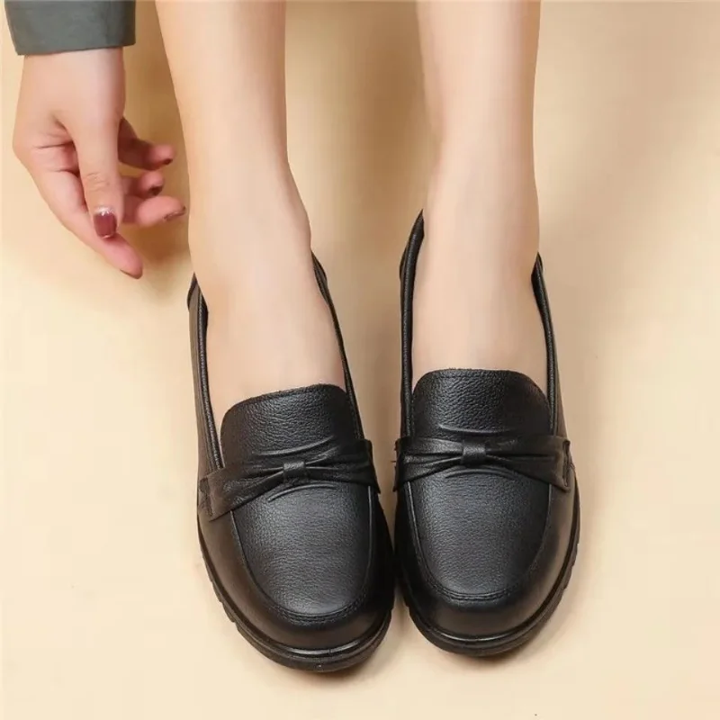 Nieuwe Lente Damesschoenen Lage Top Ronde Hoofdloafers Waterdichte Zachte Leren Schoenen Effen Kleur Veelzijdige Casual Schoenen Zapatos Mujer