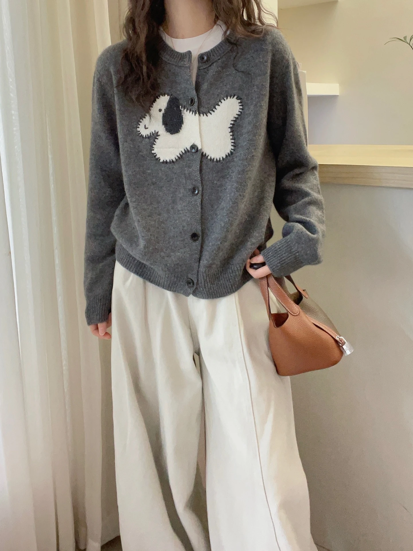 Suéter de punto largo informal con diseño de un solo botón y patrón de perro de dibujos animados en Camere, Top coreano suave de invierno