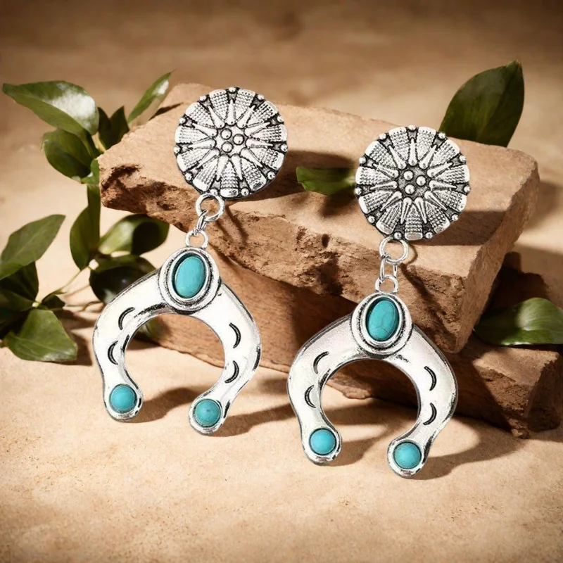 Retro Western Style Horseshoe with Turquoise Inlay Charming Mother Earrings Women Ethnic Individuality Mom Jewelry Girls Gift