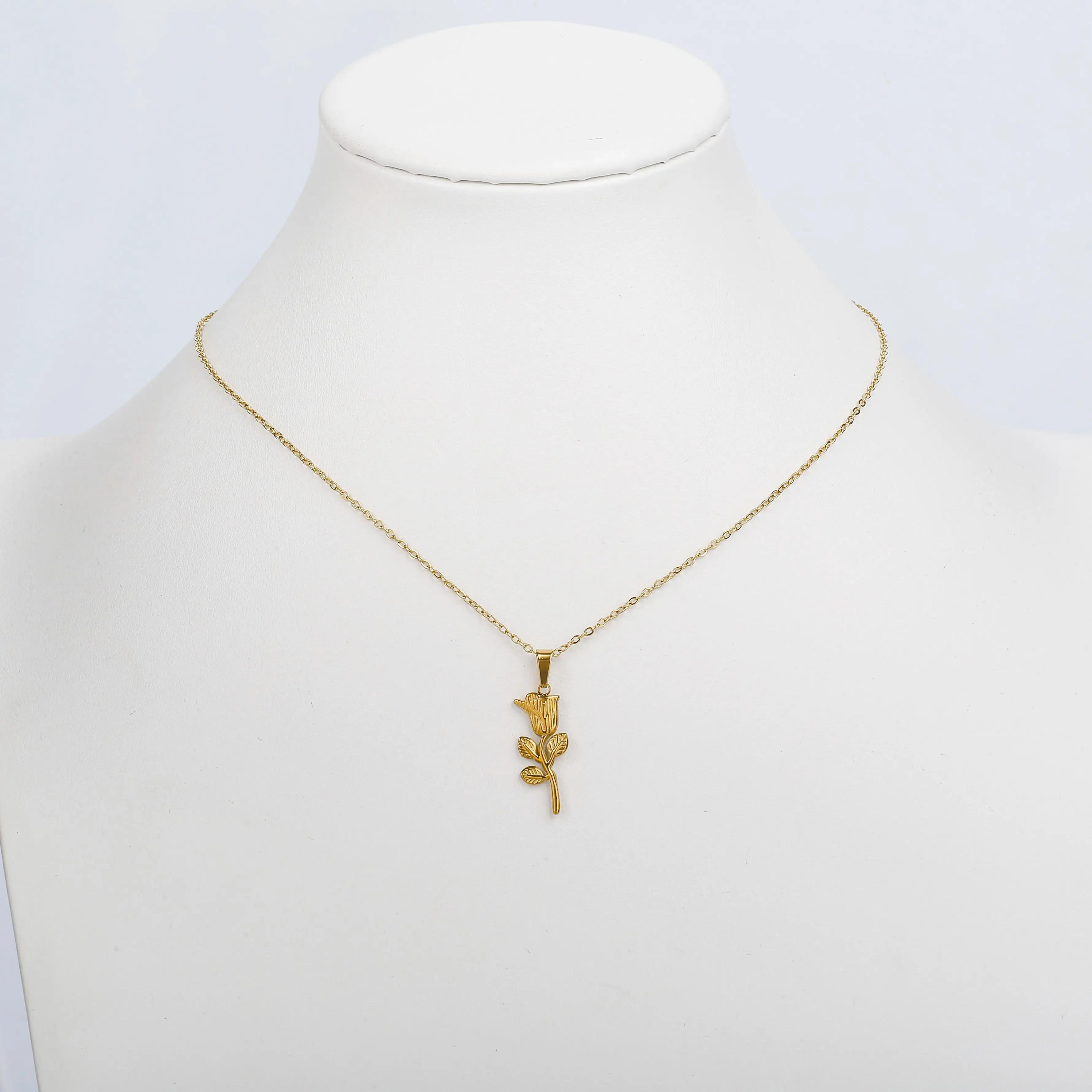 Women Gold Stainless Steel Rose Flower Pendant Necklace Waterproof Hypoallergenic Daily Wear Fashion Jewelry Gift