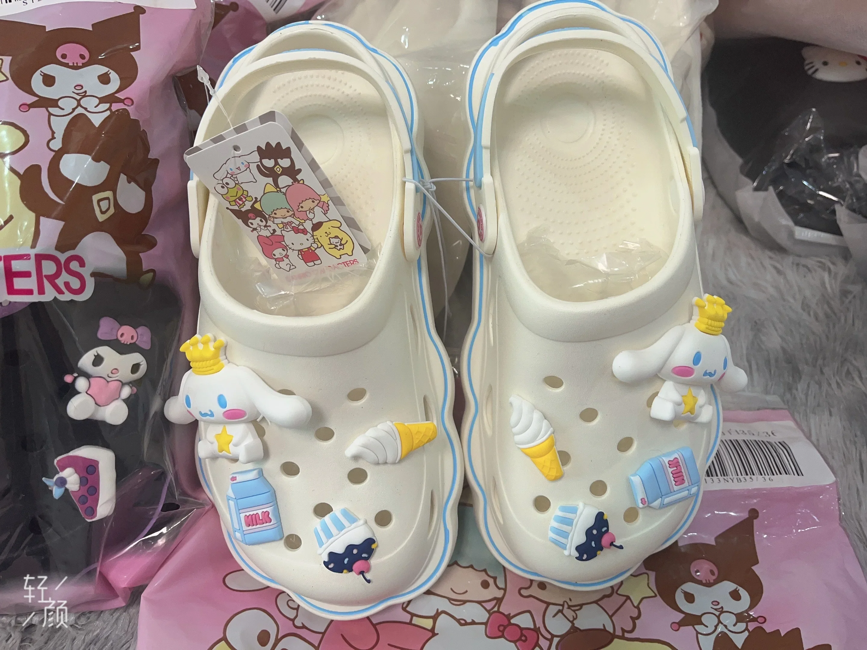 Kawaii Lolita Sanrio Hello Kitty Cave scarpe sandali estivi da donna con tacchi spessi Kuromi Cinnamoroll pantofole Casual femminili