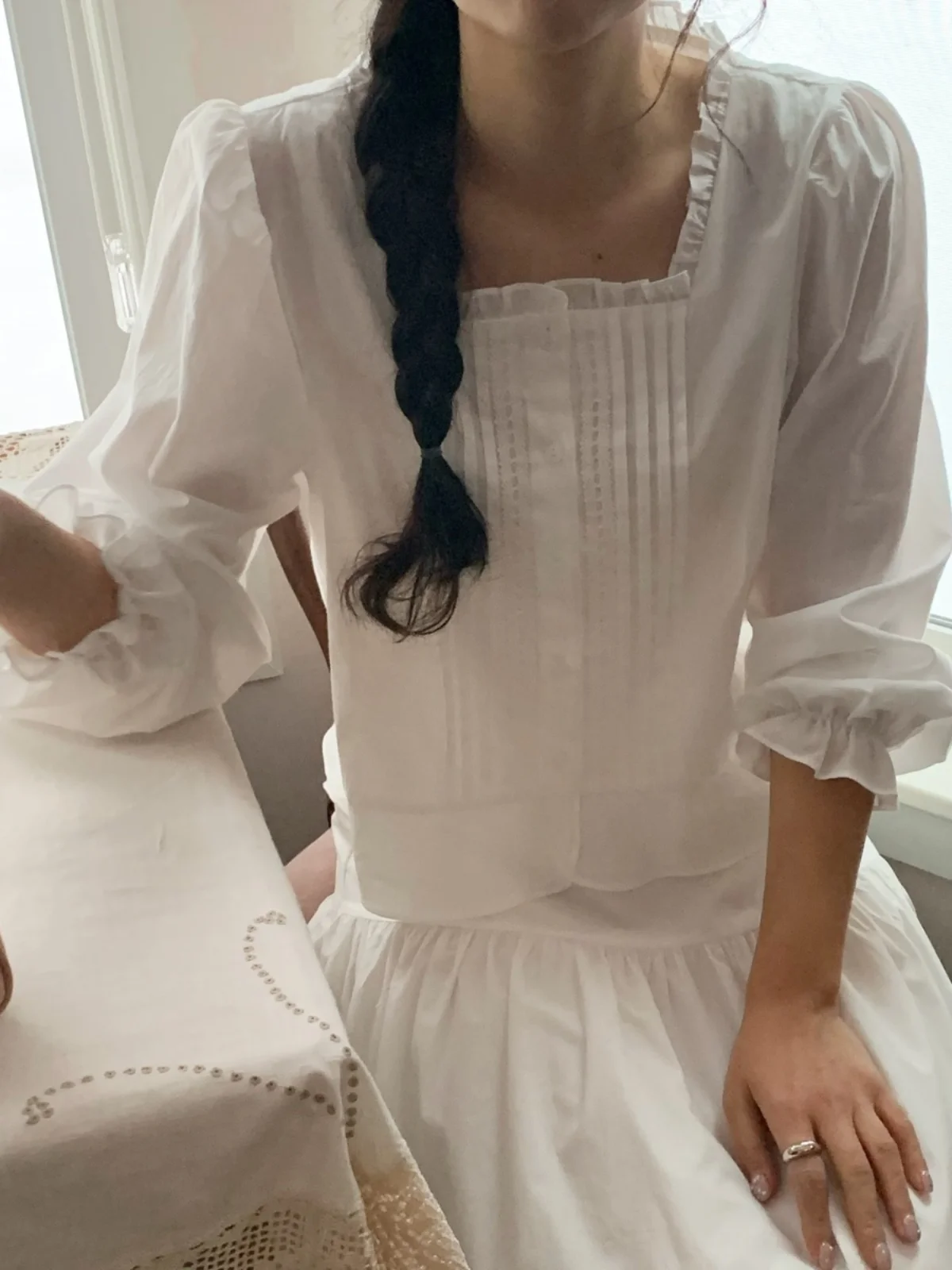 Chic Anti-Aging Women's Faion Set with Ele Long Skirt And Chic White irt with Pleats Square Collar Fairy-Like Aosphere