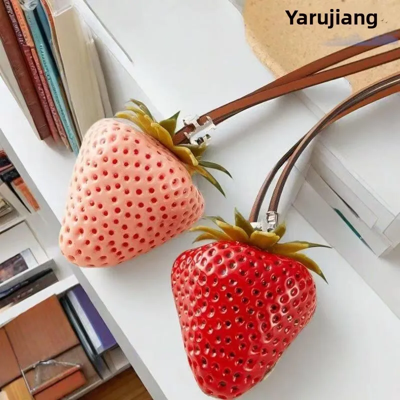 

2025 New Strawberry Resin Bag Charm Women's High-End Sensation Small Audience 3D Strawberry Pendant Cute Gift Bag Accessory