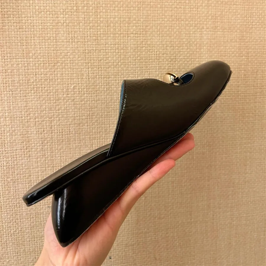 Designer Low Heel Slippers Closed Toe Women Summer Sandals High Heel Dress Pumps Ladies Runway Mules Metal Decor Half Slippers