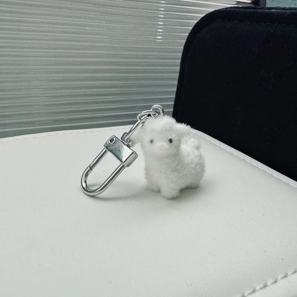 1pcs Fluffy Cute White Sheep Keychains Resin Mini 3D Animal Key Ring Holder Bag Charms Car Pendants Jewelry Gift
