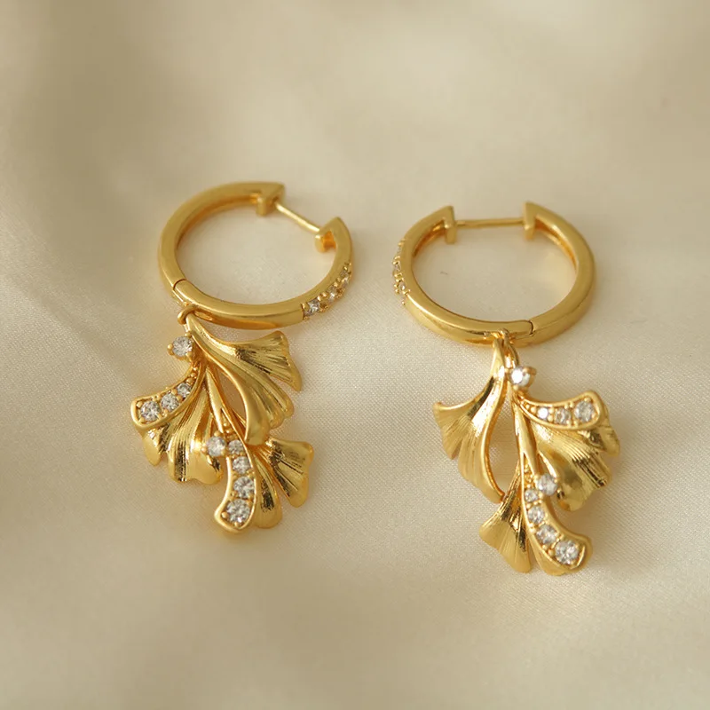 

French Style Retro Copper Alloy Layered Ginkgo Leaves Dangle Charm Niche Personality Temperament Circle Hoops Earrings for Women