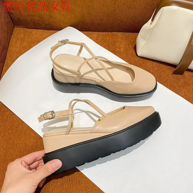 Buckles Ladies Shoes Beige Wedge with Platform Waterproof Summer 2024 Footwear Wedges Heel Sandals for Women Vintage Luxury H