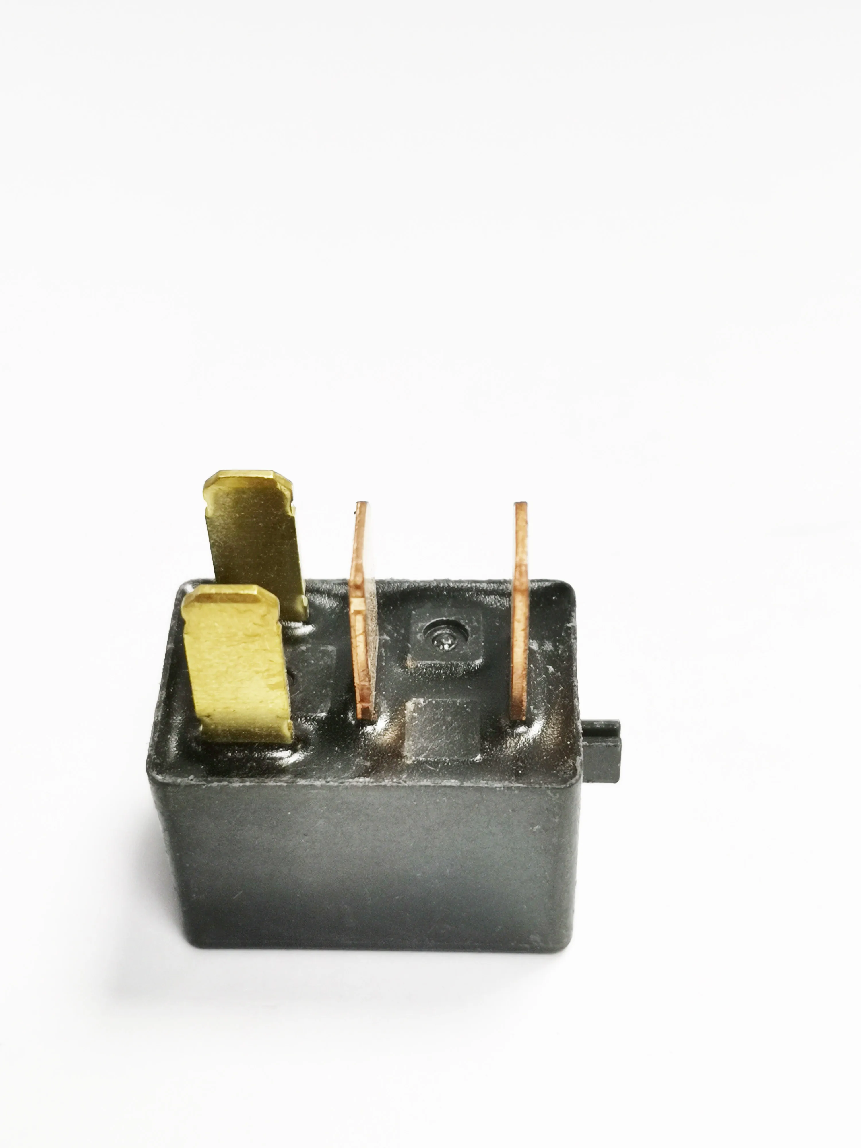 4 ReléS De Arranque…