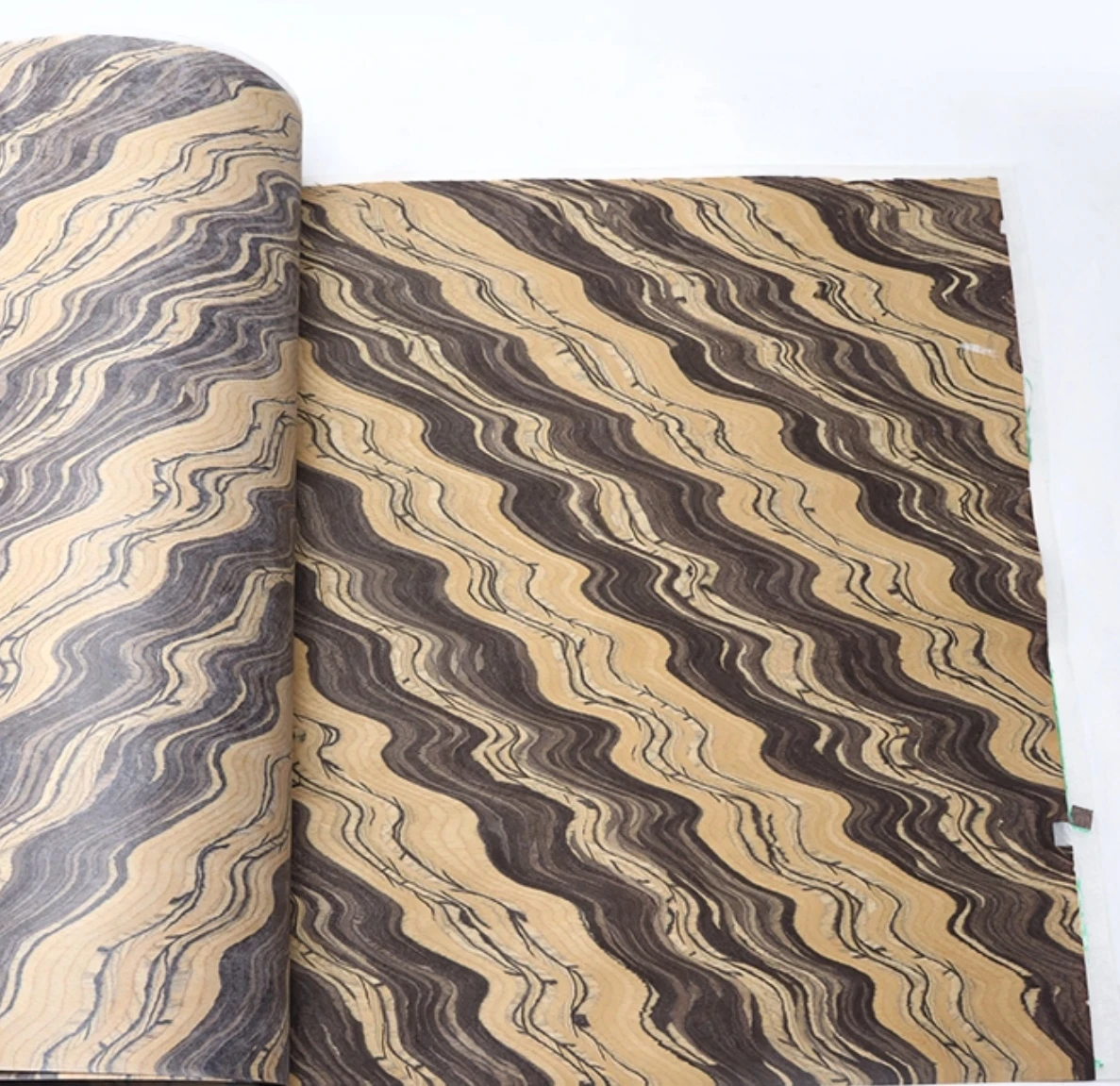 

L:2.5m Width:580mm Thick:0.25mm Wave Pattern White Sandalwood Tech Wood Veneer Wooden Home Renovation DIY Handcrafts
