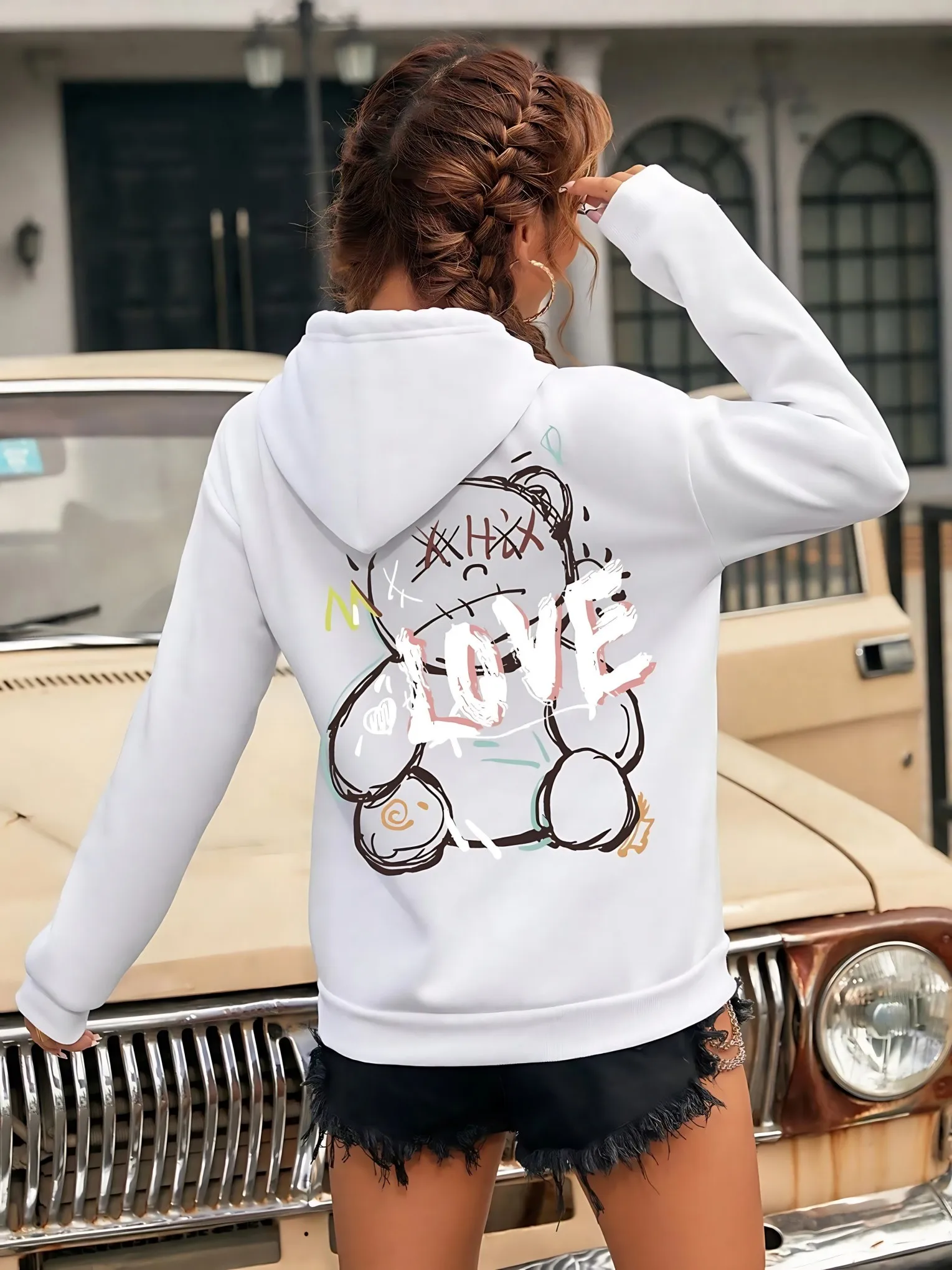 

The 2025 Spring and Autumn new maternity hooded sweatshirt is a casual and fashionable bear-printed pullover sweatshirt