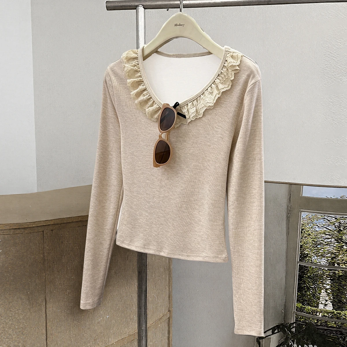 French Style Long Sleeve Top for Women U-Neck Bow Design with Lace Patchwork Brushed Finish Autumn Wear