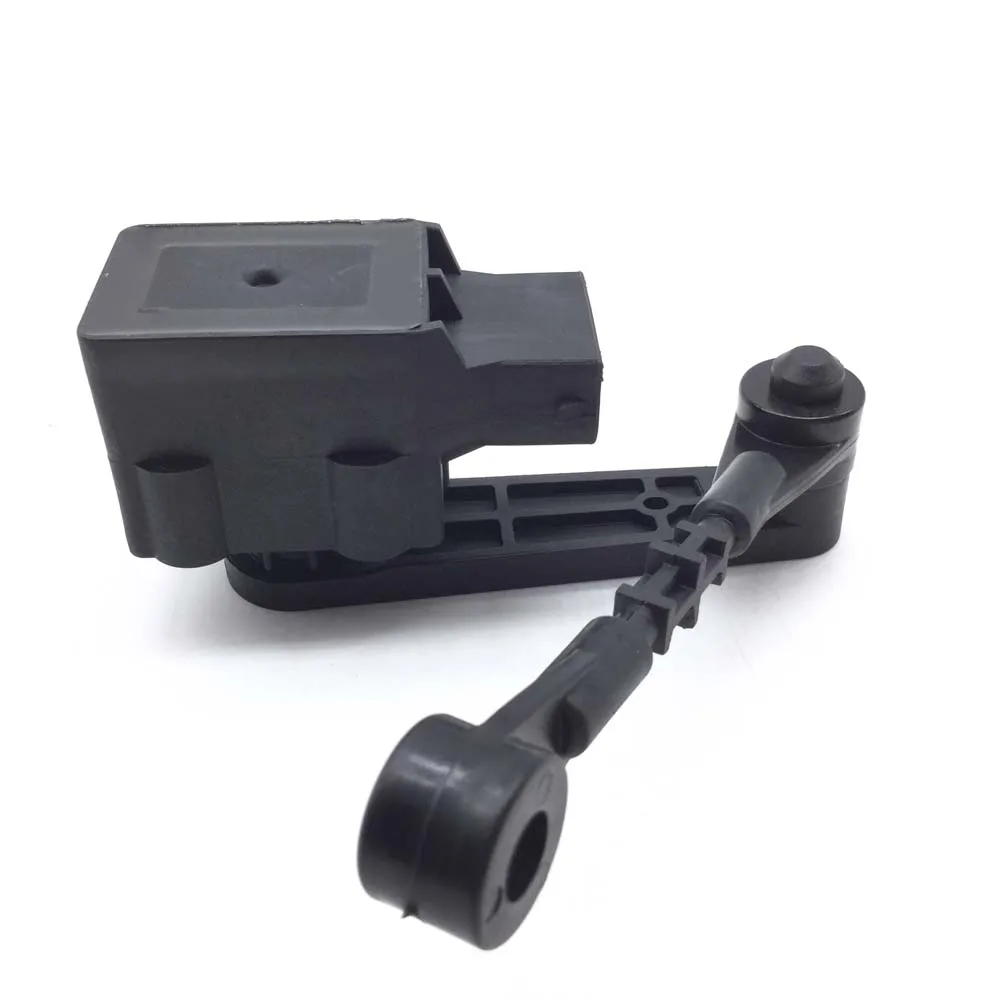 

Датчик высоты передней правой пневматической подвески для Land Rover LR3 Discovery 2005-2009 LR020157 RQH500061