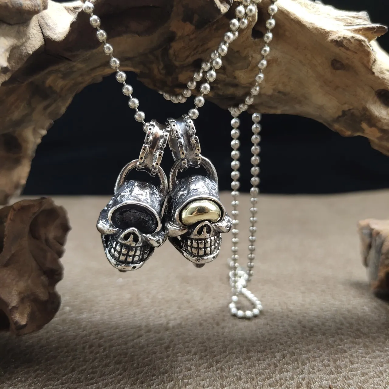 

Japanese trend S925 sterling silver pendant domineering skull male domineering Thai silver punk pendant