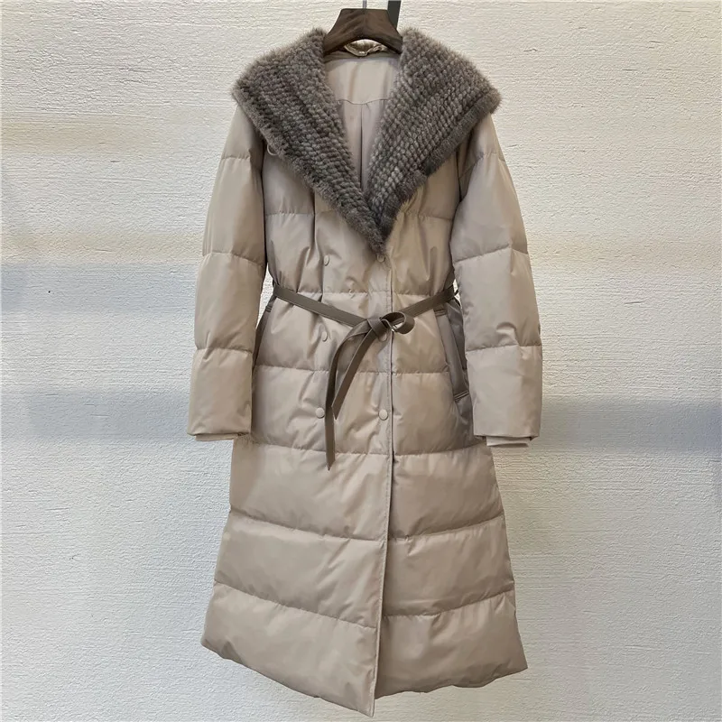 เสื้อแจ็คเก็ตขนเป็ดยาวปานกลางสำหรับผู้หญิง แต่งขอบขนสัตว์ คอปกขนมิงค์ ขนห่านขาว เสื้อโค้ทหนา