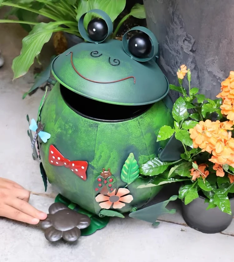Wrought iron trash can outdoor garden balcony frog cartoon decorative ornament