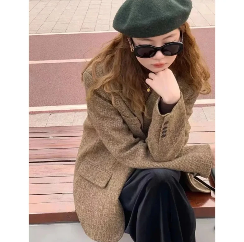 

Women's Winter British Pattern Blazer Retro Casual Solid Color Loose Single Breasted Woolen Suit Jacket