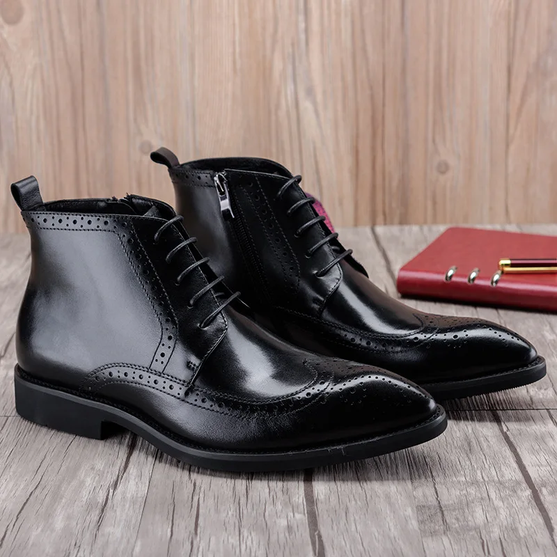 Luxury Fashion Men Brogue Carved Casual Business Dress Boots Pointed Toe British Lace Up Formal Motorcycle Boots Botines Chelsea