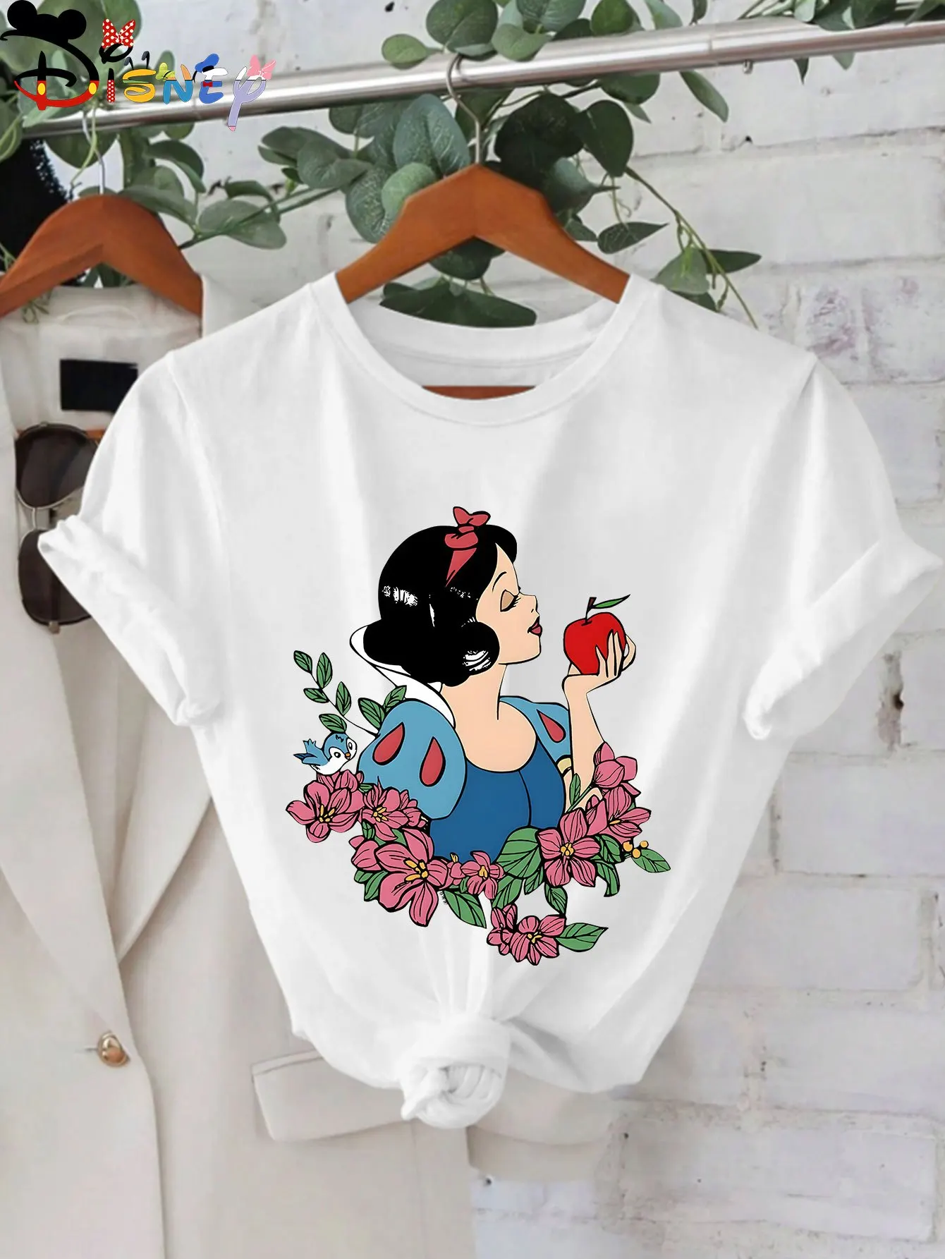 

2025 Disney Pattern Printed Women's Casual Comfortable Unique Smiling Face Black Round Neck Short Sleeve T-shirt