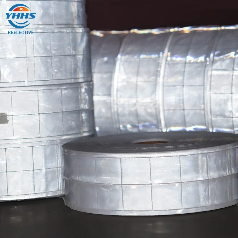 Nastro riflettente in PVC bianco da 5 cm Striscia di cristallo ad alta visibilità Accessori per indumenti Cucito su indumenti di sicurezza per impermeabile