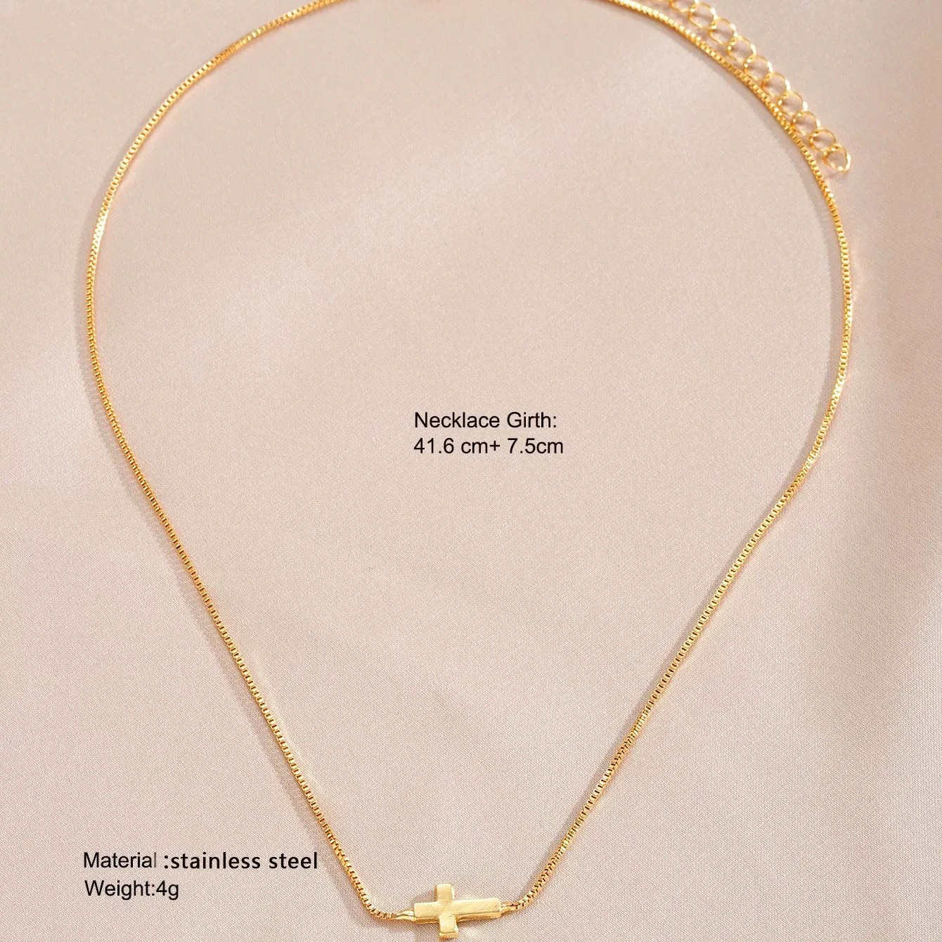 Halskette mit Kreuzanhänger aus Edelstahl für Damen, modisch, niedlich, goldfarbene Kette, religiöser Schmuck im minimalistischen Stil. – Detail 2