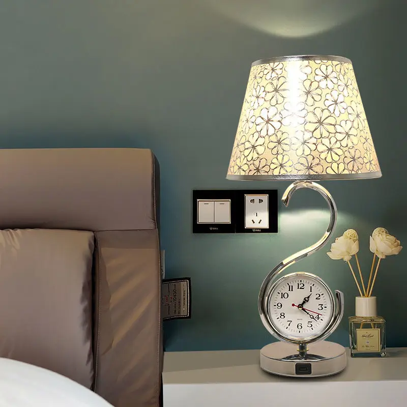 

Креативная прикроватная лампа для спальни в европейском стиле, современное и простое украшение, теплый пульт дистанционного управления, регулируемый светильник, настольная лампа