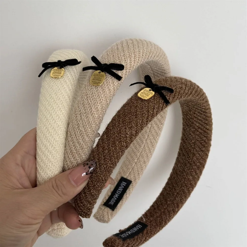 Brandneues, sanft braunes Stoff-Stirnband mit Schleife, hohe Haarspange für den Schädelbereich, einfaches Alltags-Stirnband, vielseitiges Haar-Accessoire 2025 – Detail 7