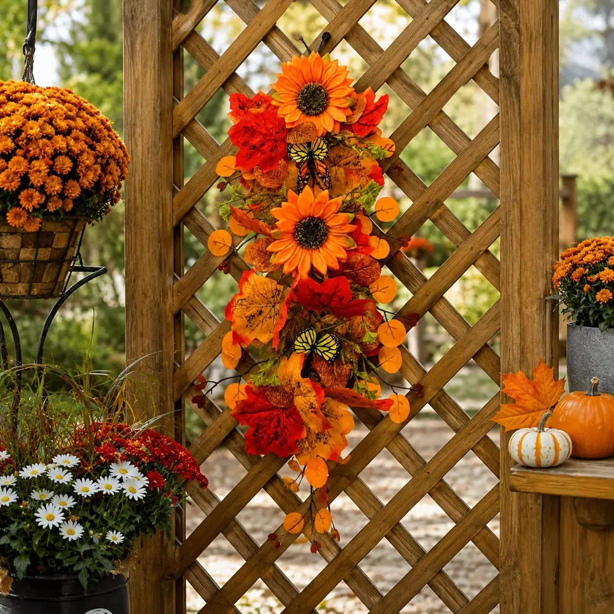 2er-Pack 29,52-Zoll Herbst-Hängekranz/Rankenkranz für Herbstdekoration, mit Schlüsselelementen wie orangefarbenen Sonnenblumen und Ahornblättern – Detail 1