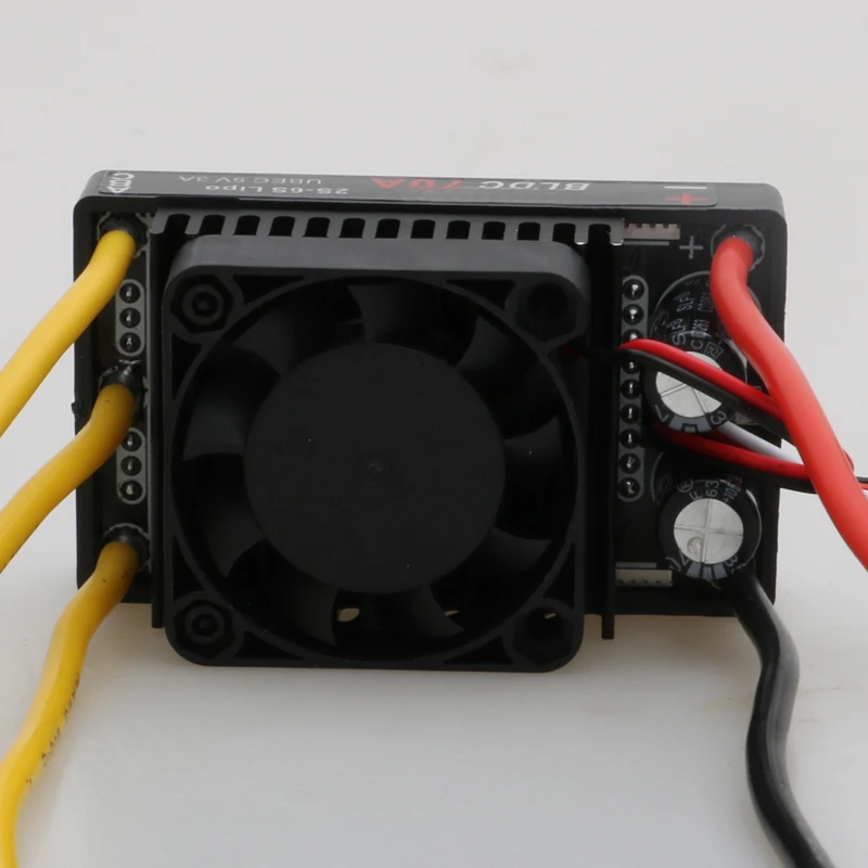 1PCS 2-6S 70A 32-bit Bidirectionele Borstelloze ESC met XT60 Connector Koelventilator Ingebouwde 5V 3A UBEC Module voor RC Boot ROV