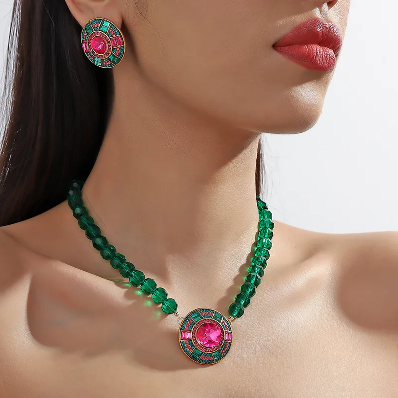 Two-piece Women Jewelry Sets Rhinestone Round Earrings Necklace Set Retro Light Luxury Emerald Exaggerated Accessories view 2