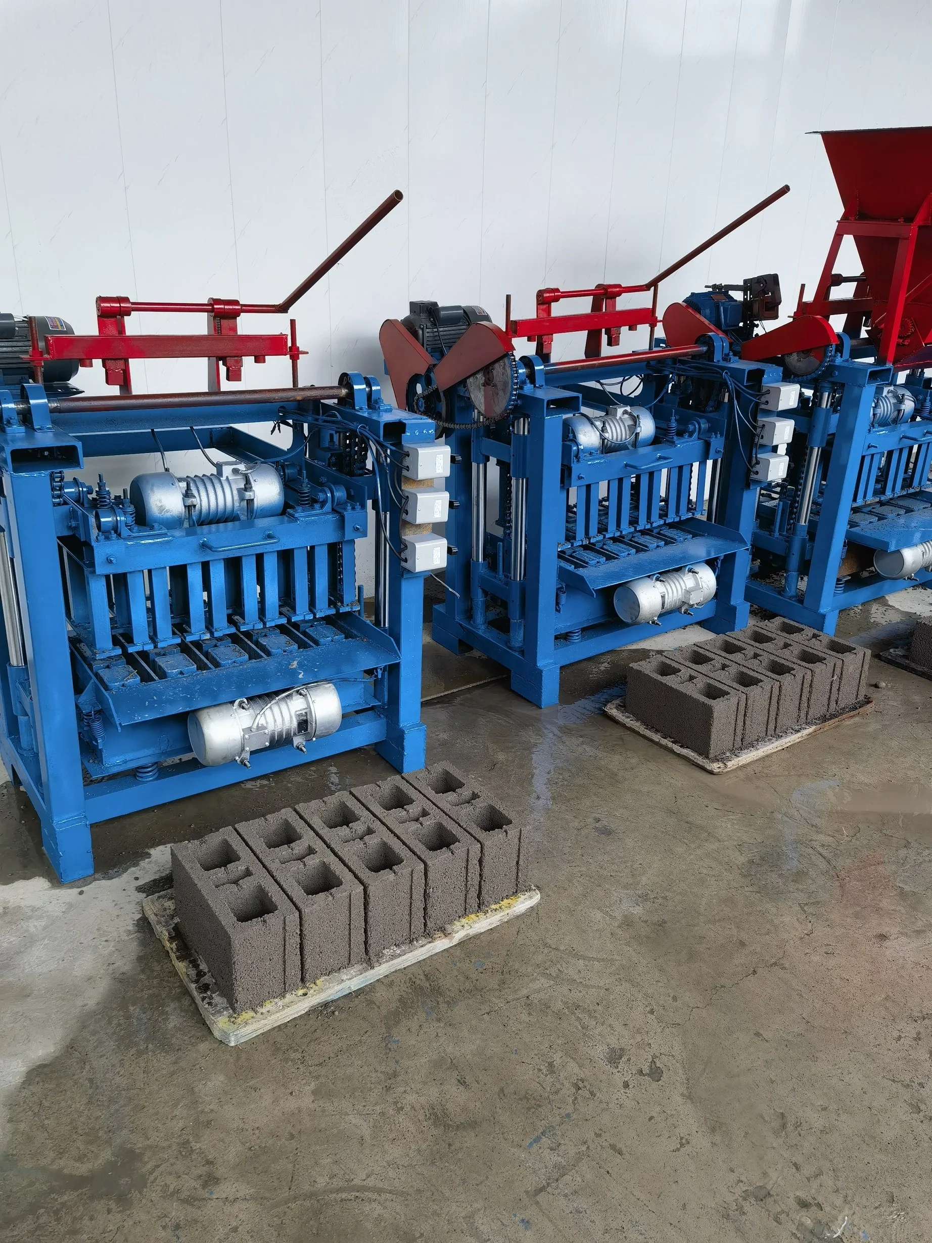 High Quality Concrete Block Cement Brick Making Machine, Customizable Molds Selling Well, Electric Diesel Brick Making Machine